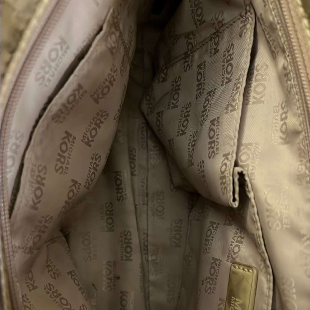 💎FINAL MARKDOWN💎Michael Kors Stunning Gold Shoulder Bag with Chain Straps - Picture 11 of 16